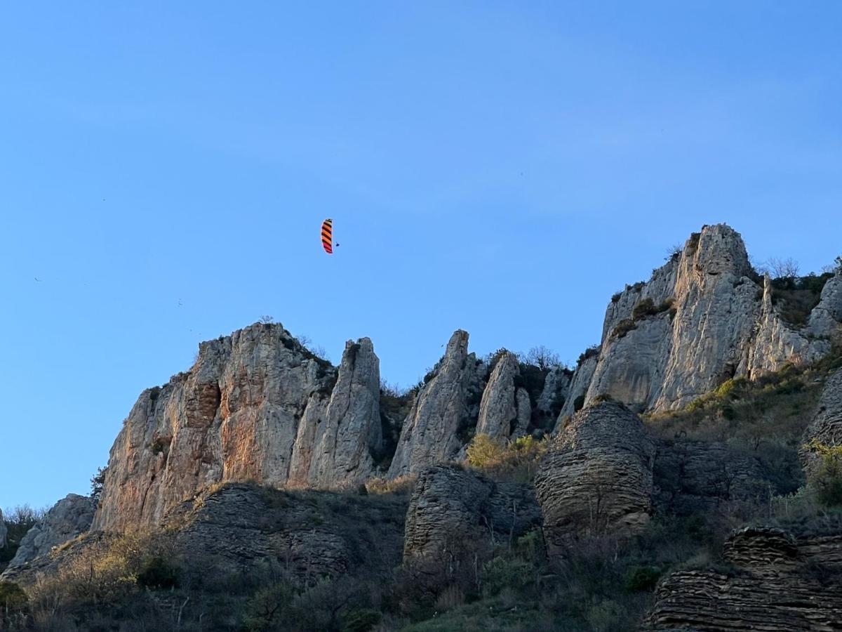 Gite Du Vallon Des Sources Мийо Экстерьер фото