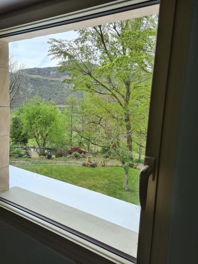 Gite Du Vallon Des Sources Мийо Экстерьер фото