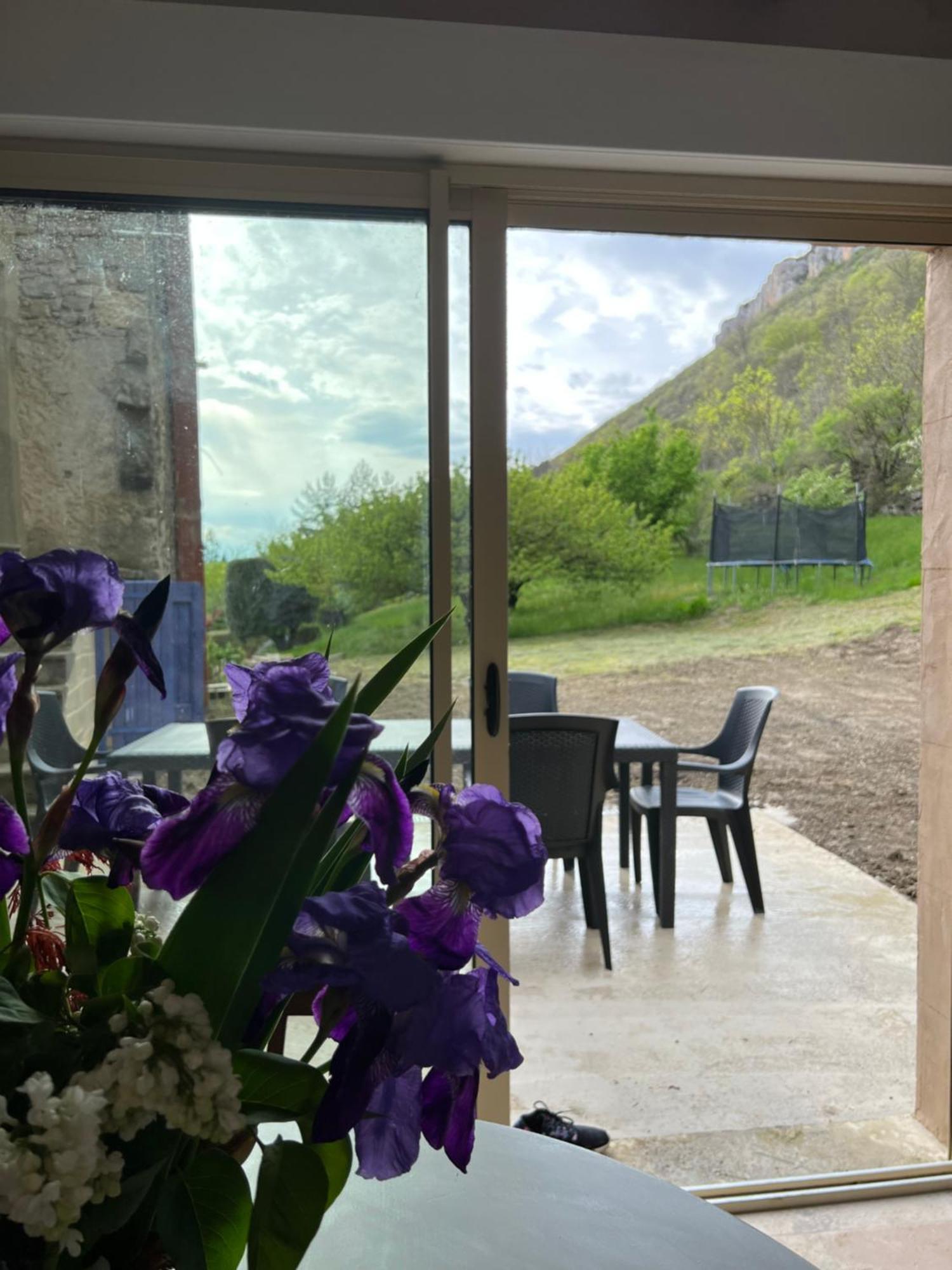 Gite Du Vallon Des Sources Мийо Экстерьер фото